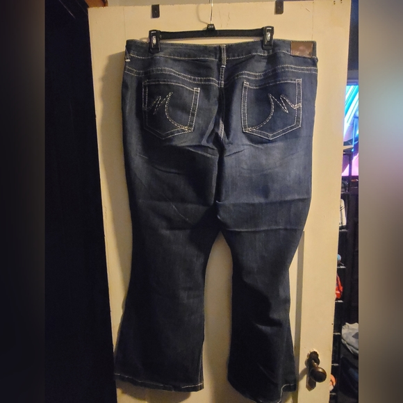 Maurices Flare Leg Jean's size 24R - Picture 2 of 4
